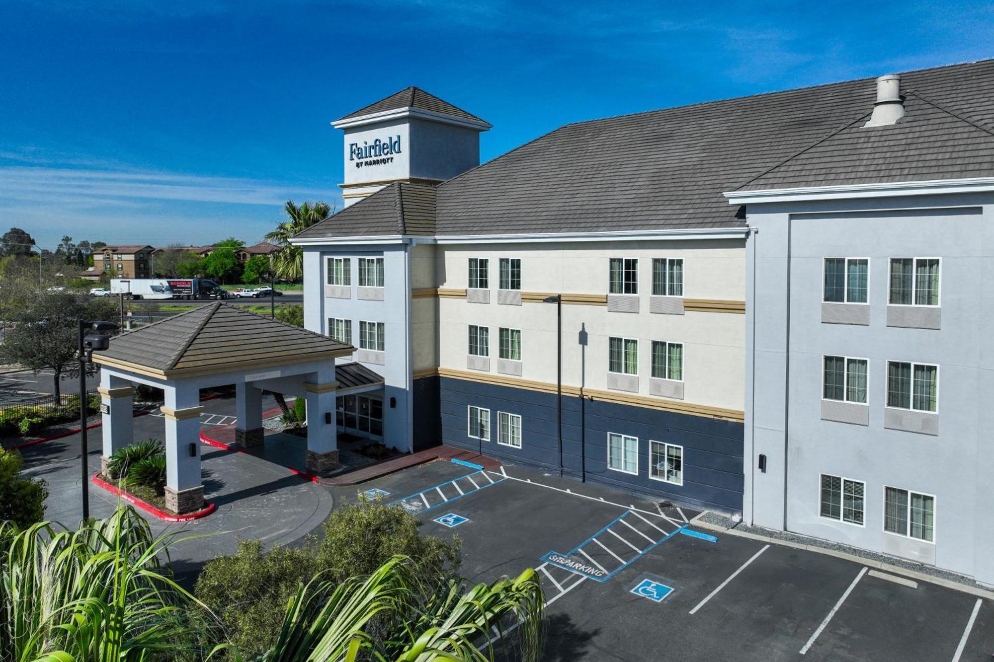Fairfield Inn And Suites By Marriott Elk Grove Exteriör bild