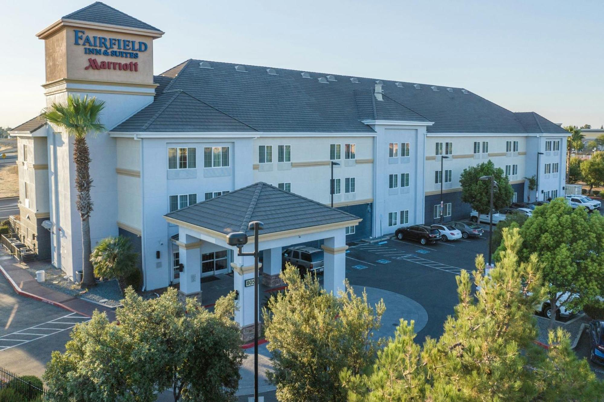 Fairfield Inn And Suites By Marriott Elk Grove Exteriör bild